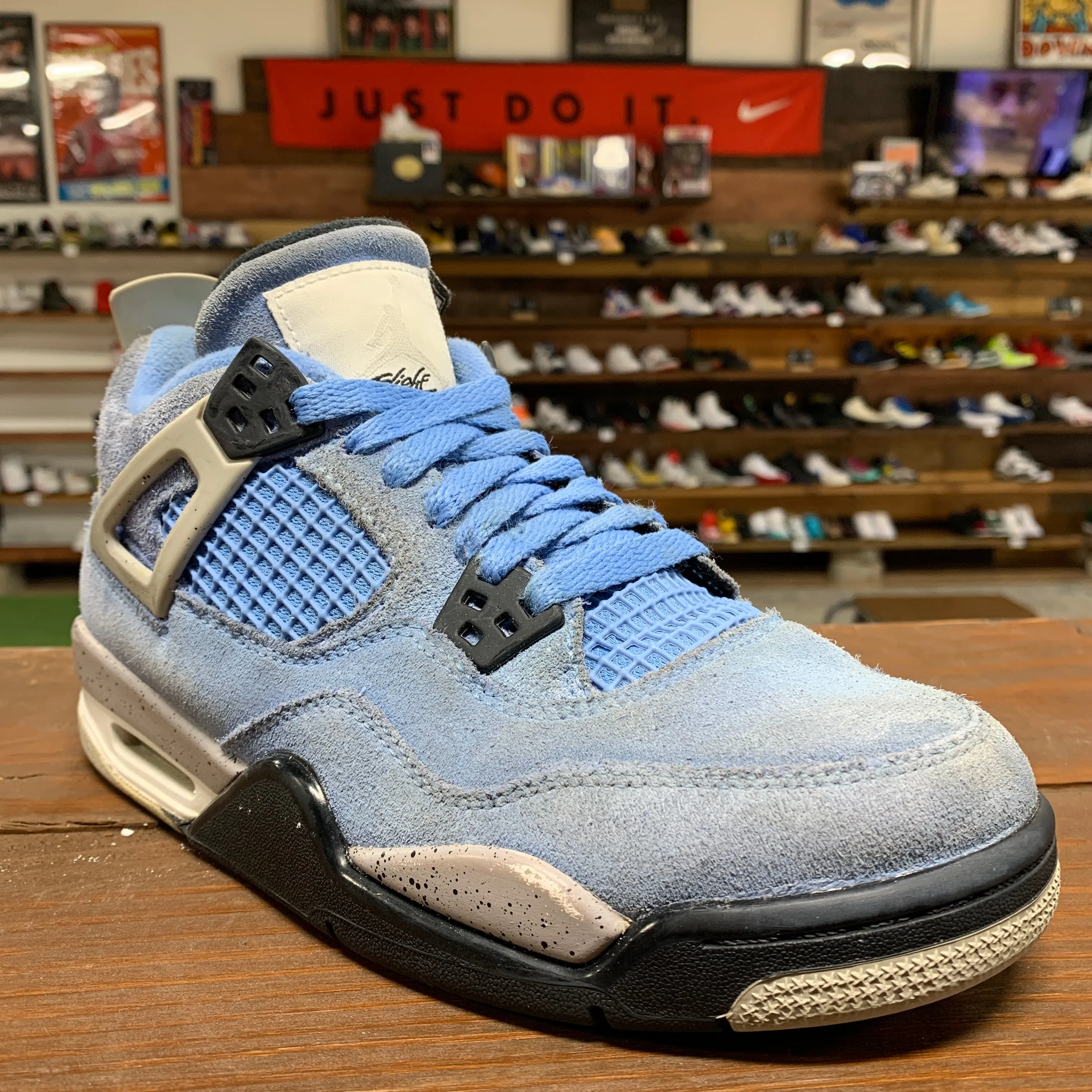 Jordan 4 'University Blue' Size 5.5Y