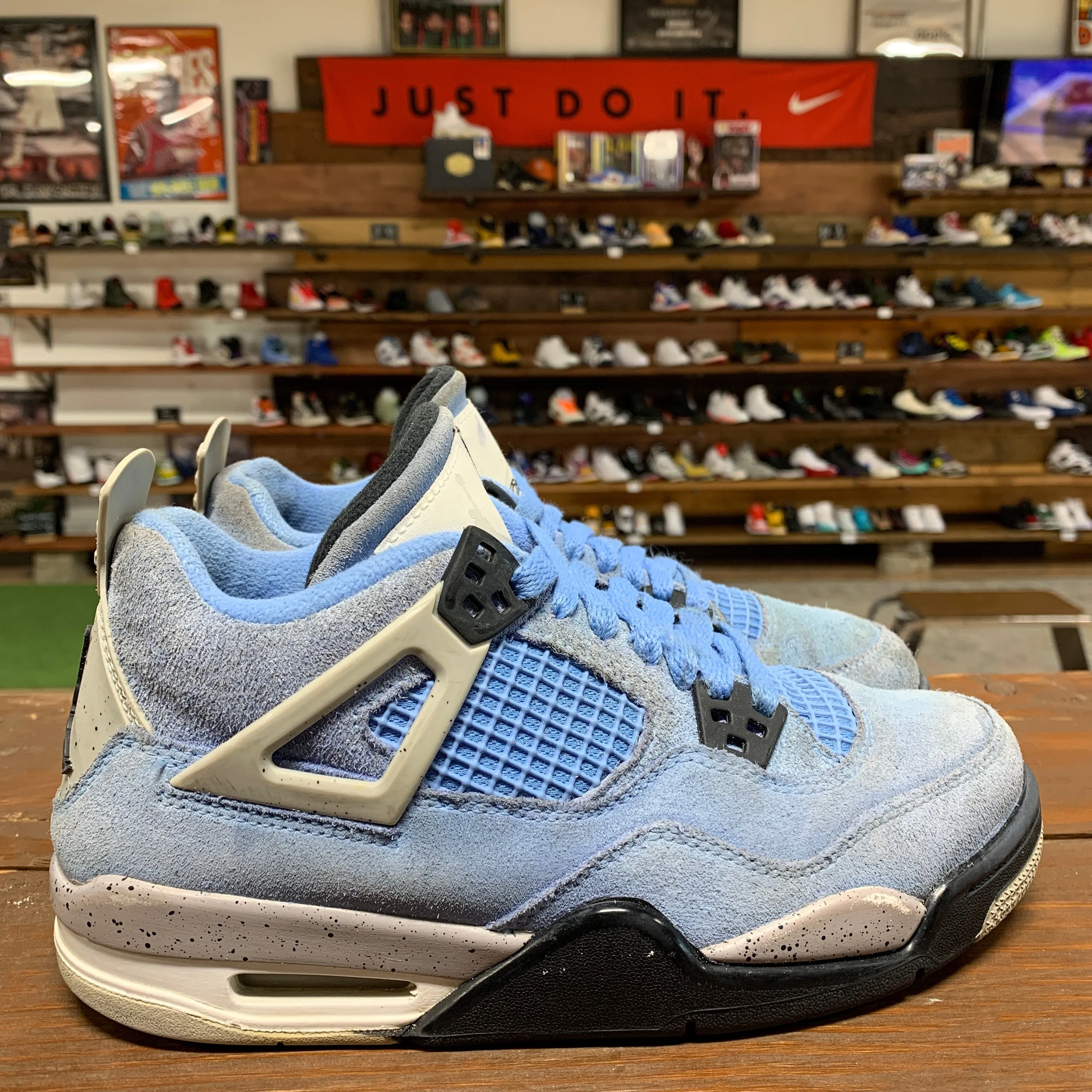 Jordan 4 'University Blue' Size 5.5Y