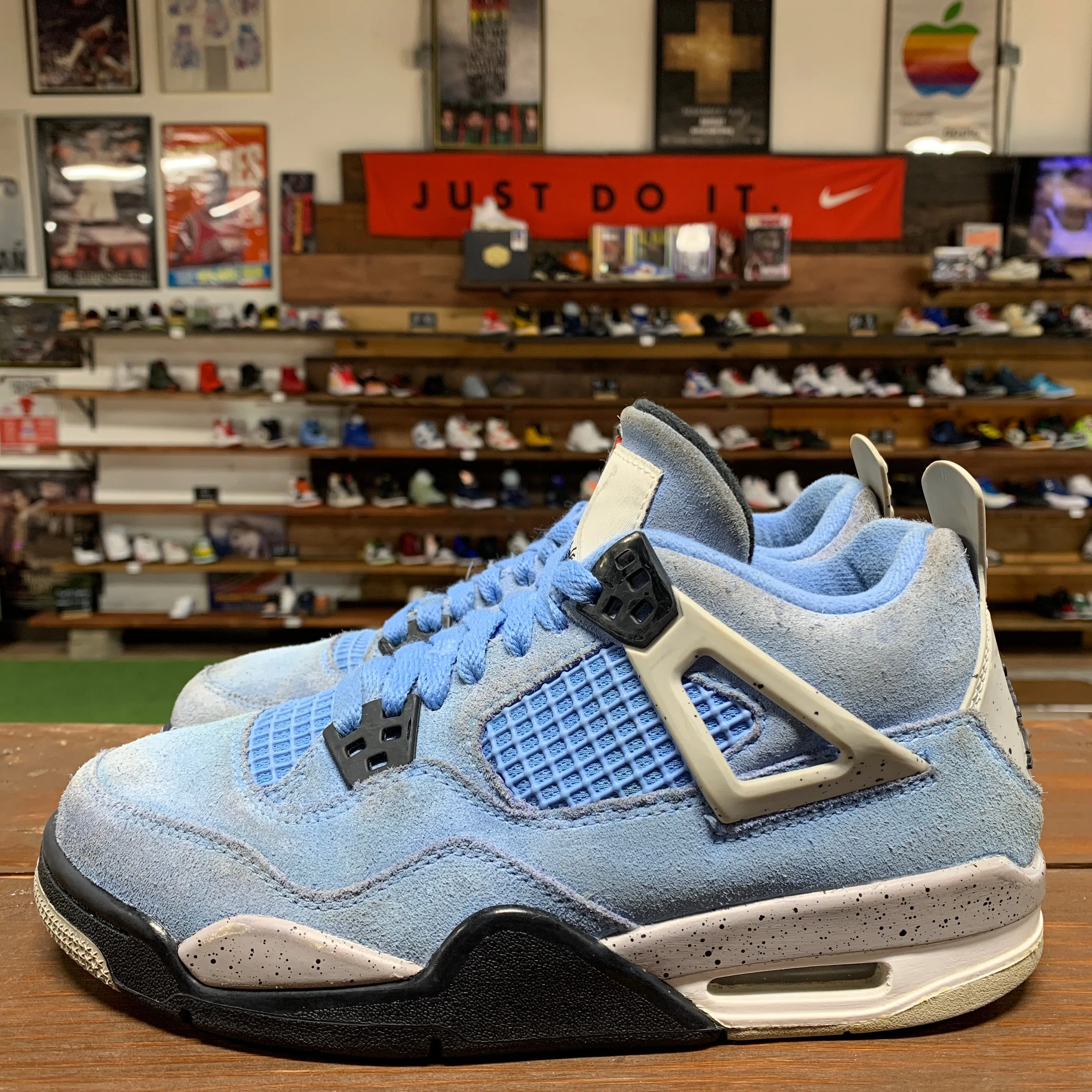 Jordan 4 'University Blue' Size 5.5Y