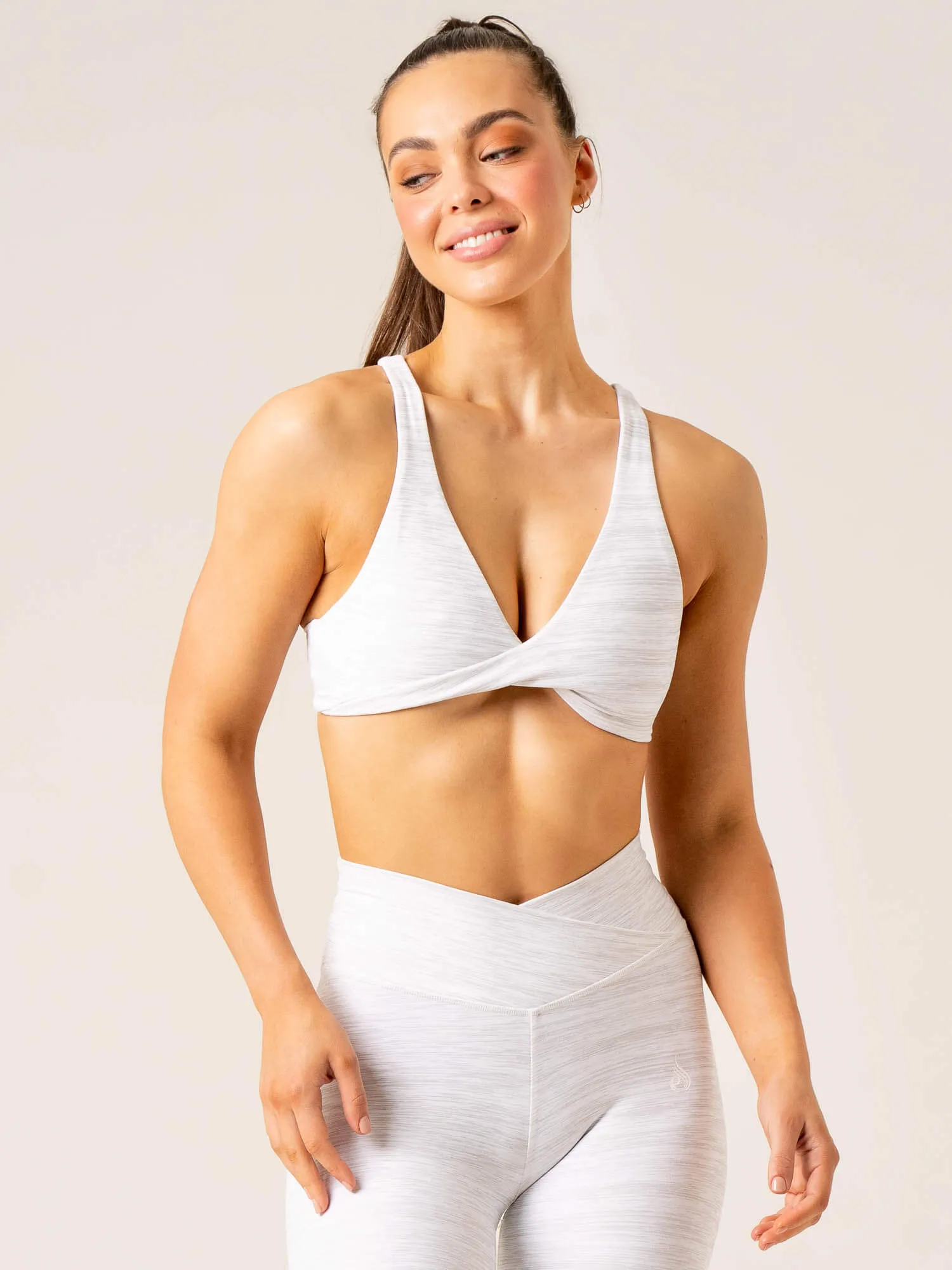 Momentum Twist Sports Bra - Snow Grey Marl