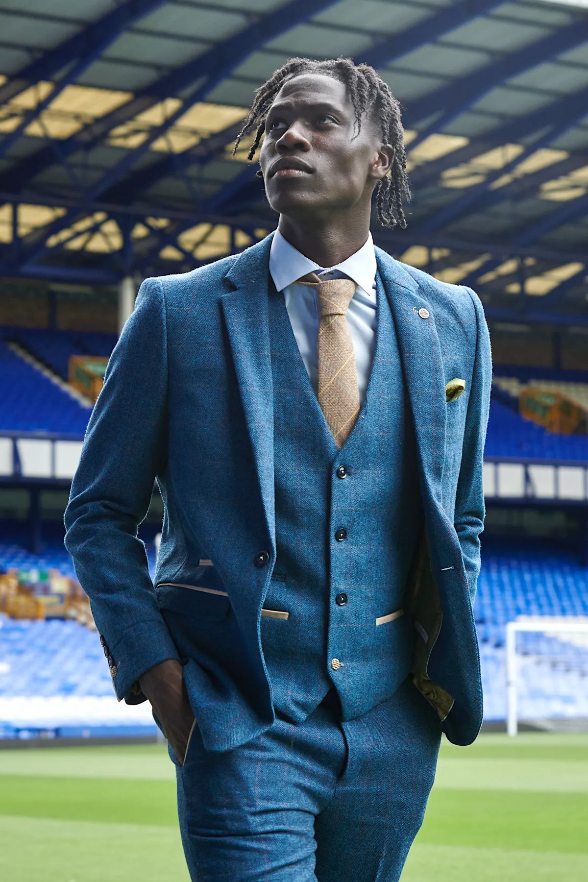 The Everton Collection | Amadou Onana in Dion Blue